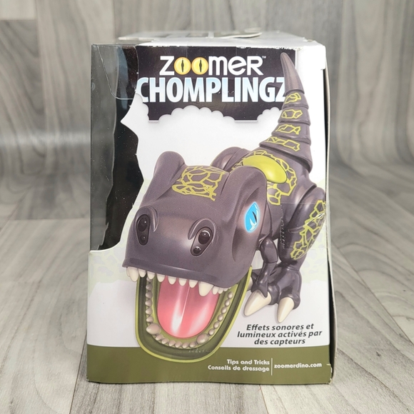 Zoomer Chomplingz ‘HYJINX’ Interactive Dinosaur Chomping Bone - Picture 5 of 7